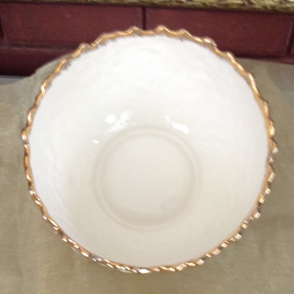Eloquent White Bowl With Embossed Leaves and Gold Trim - Picture 2 of 4